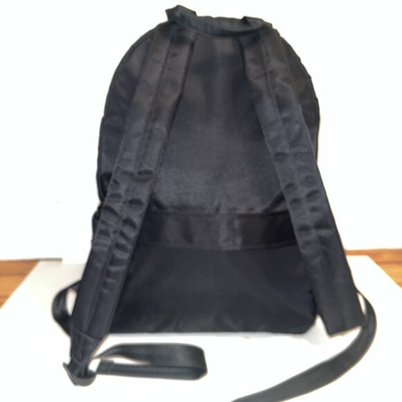 Disney Backpack Mickey And Friends Genuine Mousewear- Disney World - Picture 5 of 12